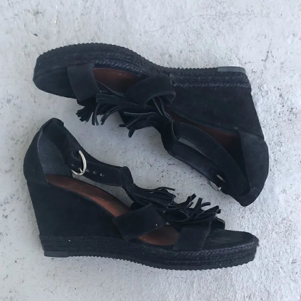 Bernardo Wedges    - Picture 2 of 6